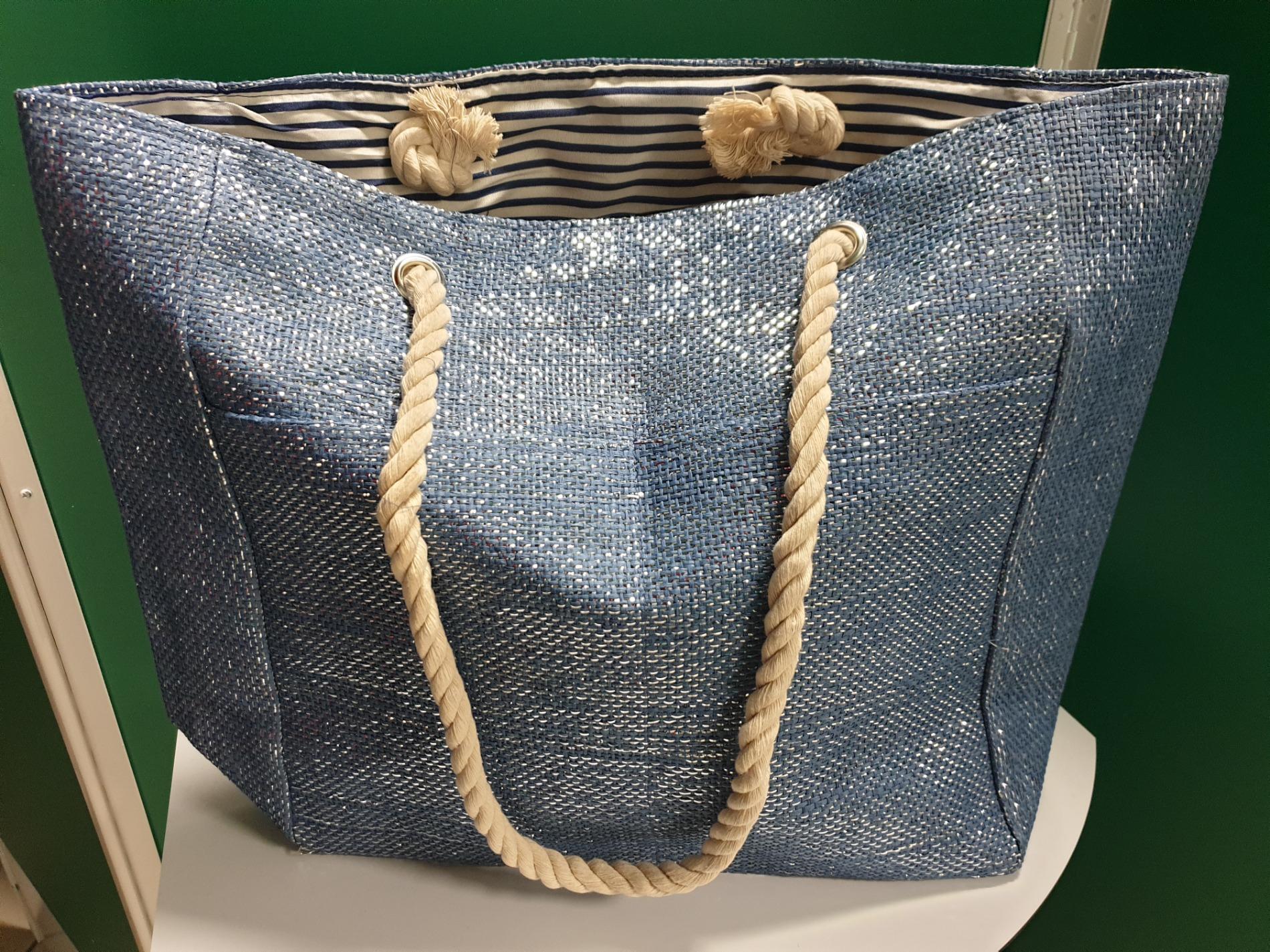 Un sac cabas pailleté URIAGE offert !